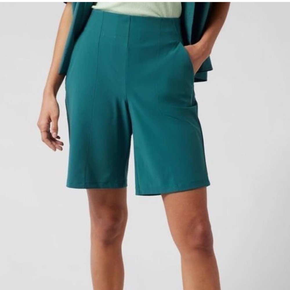 Athleta women’s cosmic Bermuda